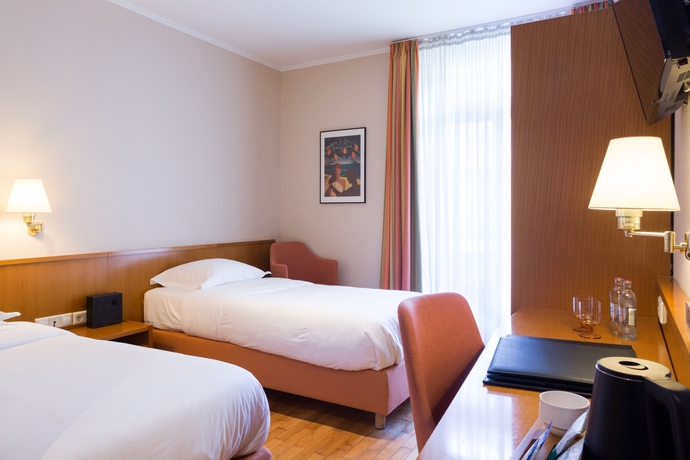 Imagen de la habitación del Hotel Perrin. Foto 10