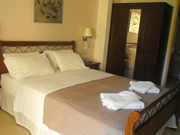 Imagen general del Hotel Perros. Foto 12