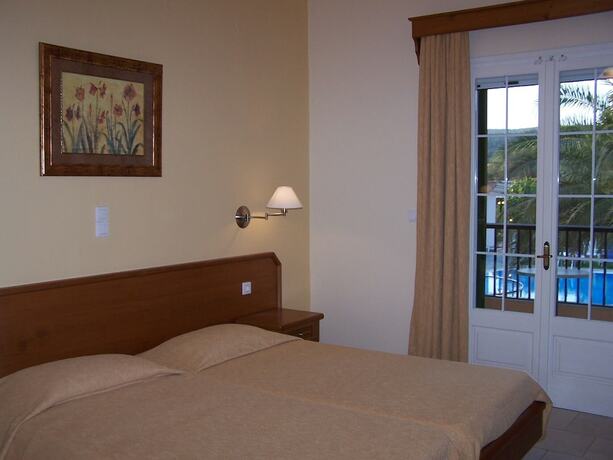 Imagen general del Hotel Perros. Foto 14