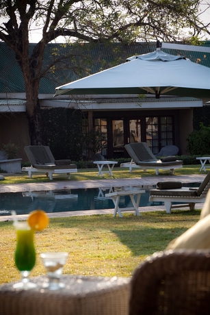 Imagen de la piscina del Hotel Perry's Bridge Hollow Boutique. Foto 16