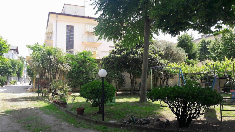 Imagen de los exteriores del Hotel Perugini. Foto 16