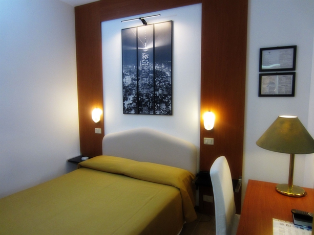 Imagen de la habitación del Hotel Perugino. Foto 7