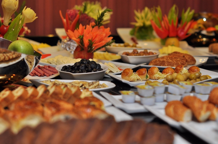 Imagen del bar/restaurante del Hotel Perula. Foto 5