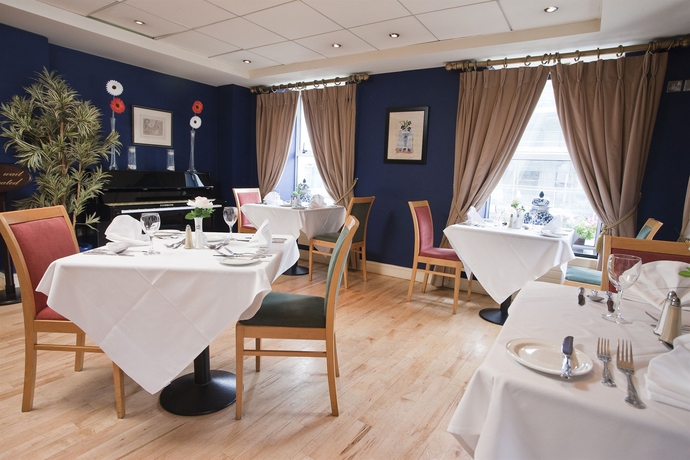 Imagen del bar/restaurante del Hotel Pery's. Foto 5