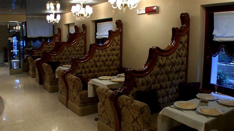 Imagen de los interiores del Hotel Pesaro Palace. Foto 13