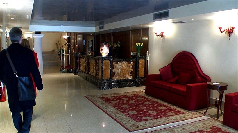 Imagen de los interiores del Hotel Pesaro Palace. Foto 14