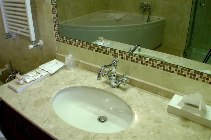 Imagen de la habitación del Hotel Pesaro Palace. Foto 10