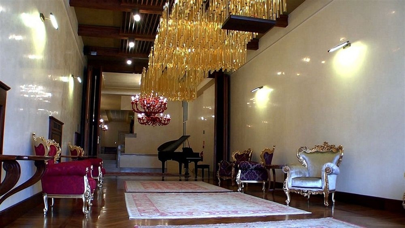 Imagen de los interiores del Hotel Pesaro Palace. Foto 15