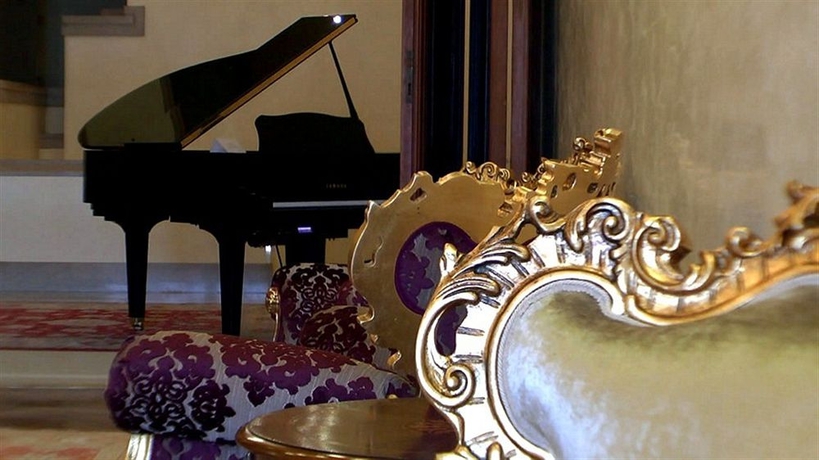 Imagen de los interiores del Hotel Pesaro Palace. Foto 16