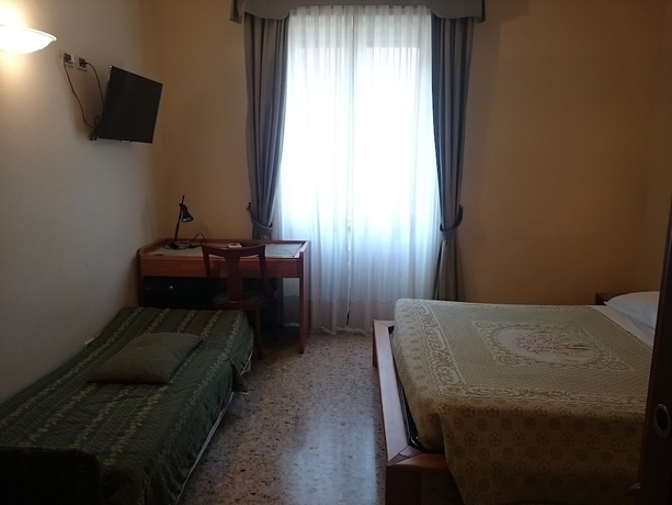 Imagen de la habitación del Hotel Pescetto. Foto 9