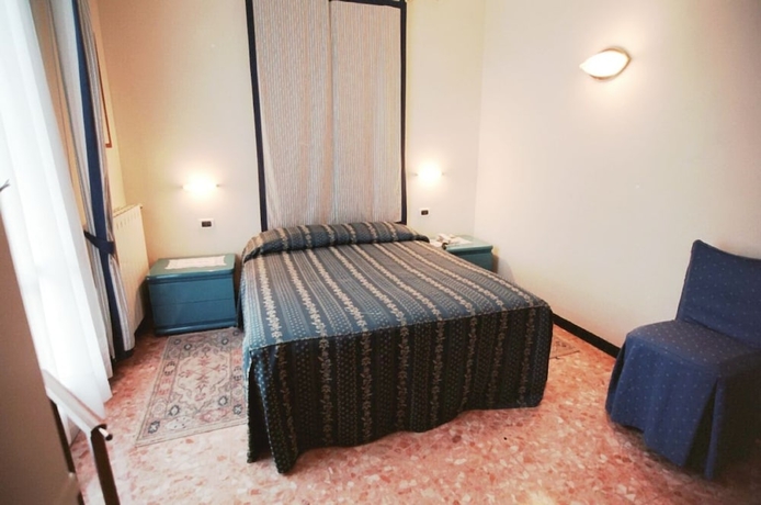Imagen de la habitación del Hotel Pescetto. Foto 10