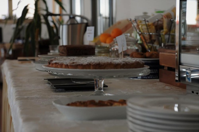 Imagen del bar/restaurante del Hotel Peschici. Foto 11