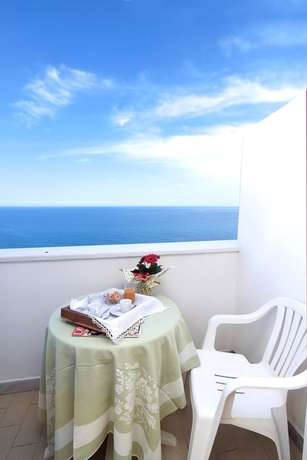 Imagen de la habitación del Hotel Peschici. Foto 18