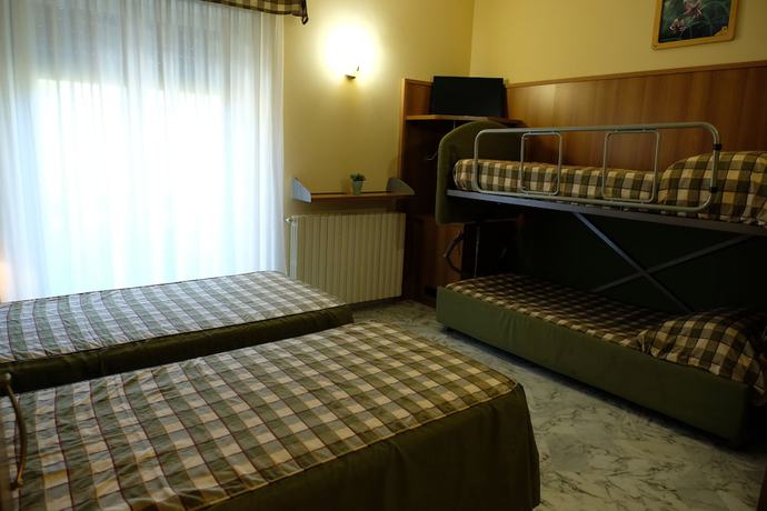 Imagen de la habitación del Hotel Pescofalcone. Foto 17