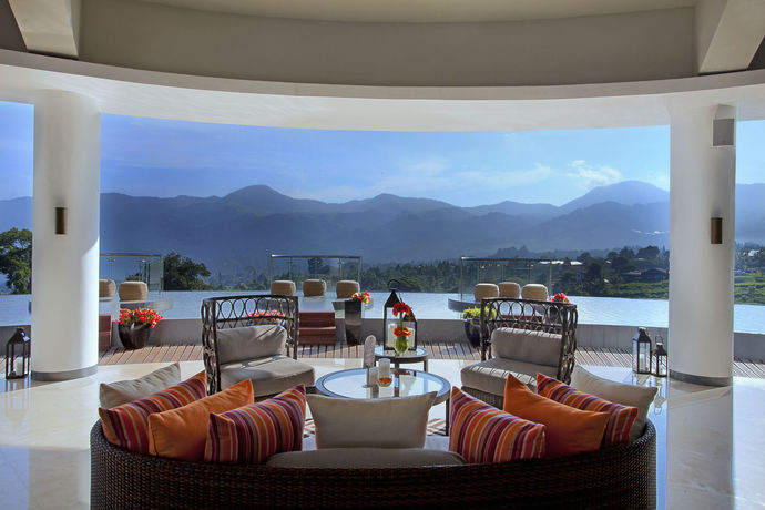 Imagen del bar/restaurante del Hotel Pesona Alam Resort And Spa. Foto 2