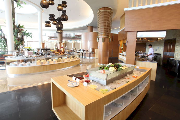 Imagen del bar/restaurante del Hotel Pesona Alam Resort And Spa. Foto 4