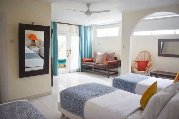 Imagen de la habitación del Hotel Pesona Beach Resort and Spa. Foto 8