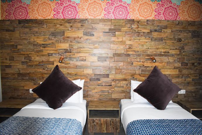 Imagen de la habitación del Hotel Pesona Beach Resort and Spa. Foto 11