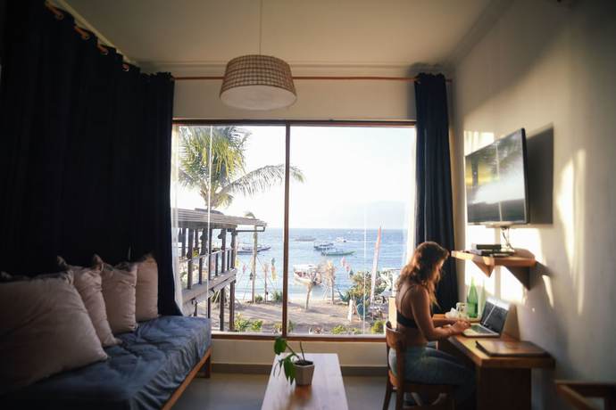 Imagen de la habitación del Hotel Pesona Beach Resort and Spa. Foto 12