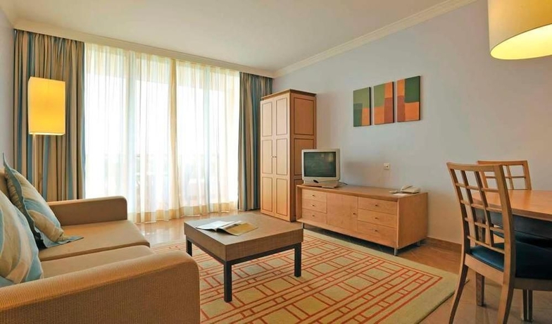 Imagen de la habitación del Hotel Pestana Alvor Park. Foto 9