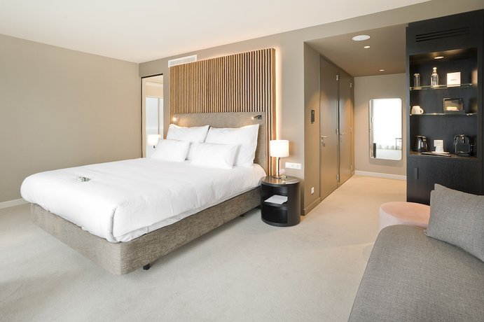 Imagen de la habitación del Hotel Pestana Amsterdam Riverside. Foto 11