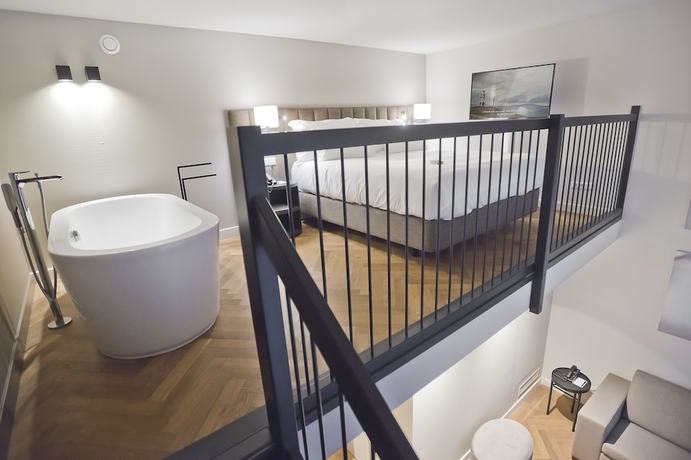 Imagen de la habitación del Hotel Pestana Amsterdam Riverside. Foto 13