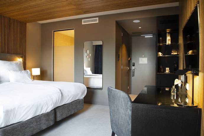 Imagen de la habitación del Hotel Pestana Amsterdam Riverside. Foto 19