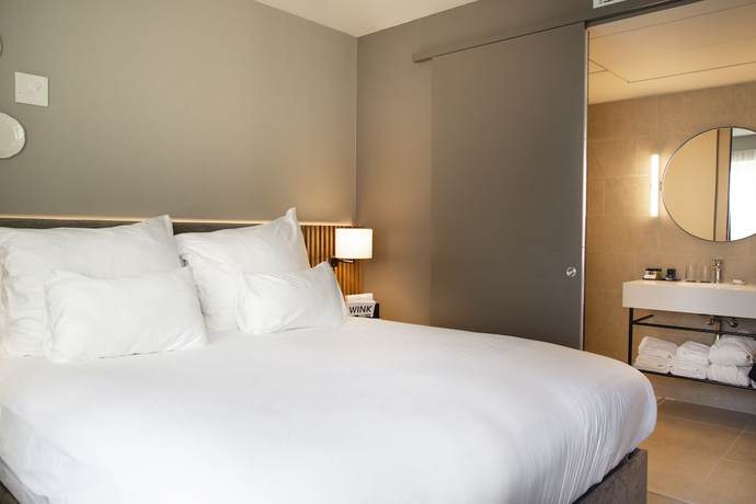 Imagen de la habitación del Hotel Pestana Amsterdam Riverside. Foto 28