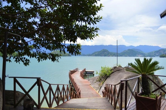 Imagen general del Hotel Pestana Angra Beach Bungalows. Foto 12