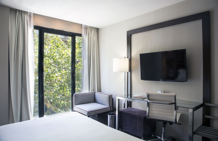 Imagen de la habitación del Hotel Pestana Arena Barcelona. Foto 7