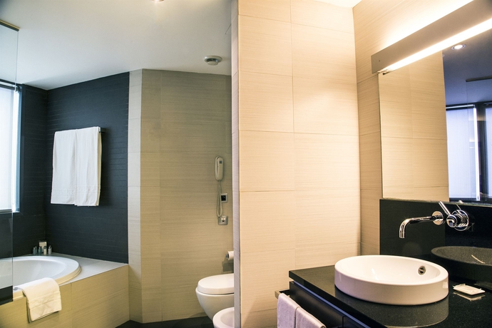 Imagen de la habitación del Hotel Pestana Arena Barcelona. Foto 9