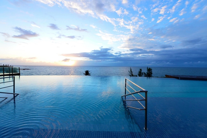 Imagen de la piscina del Hotel Pestana Bahia Lodge. Foto 15