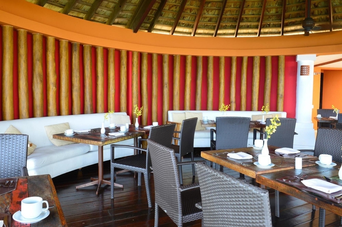 Imagen del bar/restaurante del Hotel Pestana Bahia Lodge. Foto 2