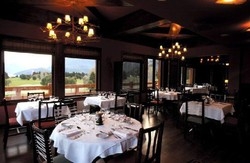 Imagen del bar/restaurante del Hotel Pestana Bariloche. Foto 3