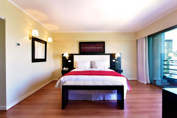 Imagen de la habitación del Hotel Pestana Buenos Aires. Foto 17