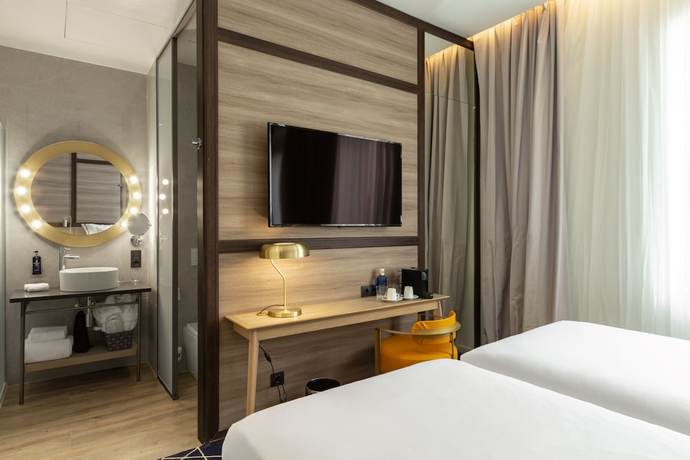 Imagen de la habitación del Hotel Pestana CR7 Gran Vía Madrid. Foto 6