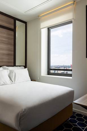 Imagen de la habitación del Hotel Pestana CR7 Gran Vía Madrid. Foto 7