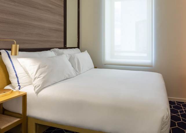 Imagen de la habitación del Hotel Pestana CR7 Gran Vía Madrid. Foto 16