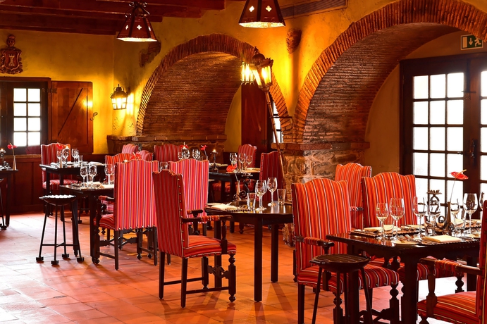 Imagen del bar/restaurante del Hotel Pestana Carlton Madeira Ocean Resort. Foto 4