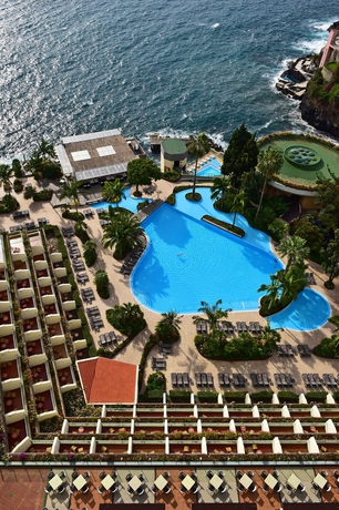 Imagen de los exteriores del Hotel Pestana Carlton Madeira Ocean Resort. Foto 11