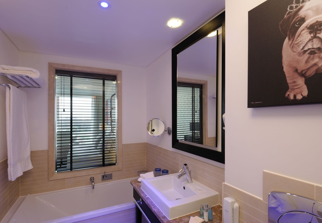 Imagen de la habitación del Hotel Pestana Chelsea Bridge & Spa. Foto 5