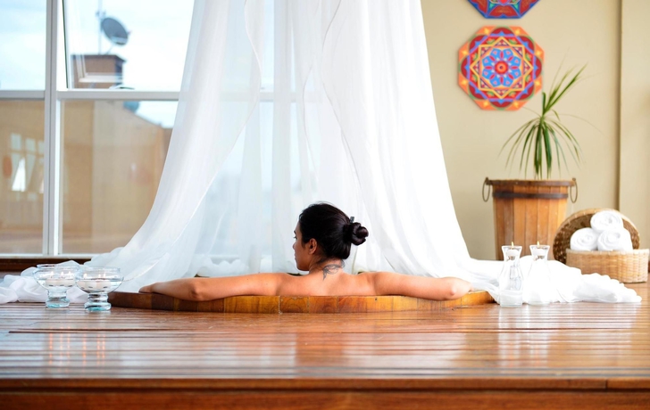 Imagen de los interiores del Hotel Pestana Curitiba. Foto 10