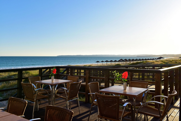 Imagen de los exteriores del Hotel Pestana Dom João II. Foto 10