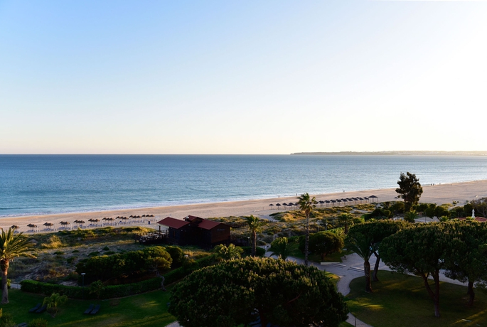 Imagen de los exteriores del Hotel Pestana Dom João II. Foto 12