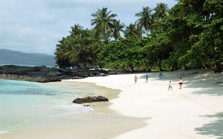 Imagen de los exteriores del Hotel Pestana Equador Ilheu das Rolas. Foto 4