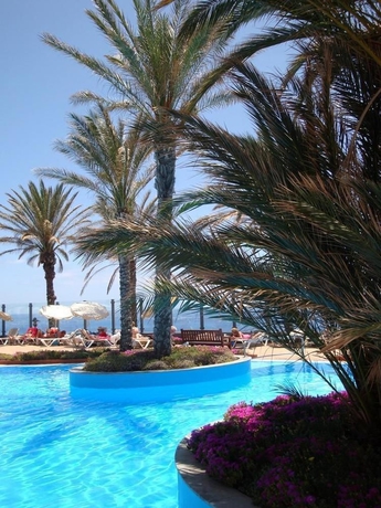 Imagen de la piscina del Hotel Pestana Grand Premium Ocean Resort. Foto 15