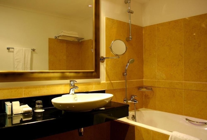 Imagen de la habitación del Hotel Pestana Grand Premium Ocean Resort. Foto 4