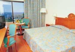 Imagen de la habitación del Hotel Pestana Levante. Foto 3