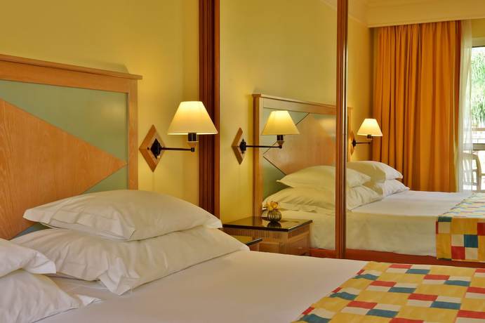 Imagen de la habitación del Hotel Pestana Miramar Garden and Ocean Resort. Foto 8
