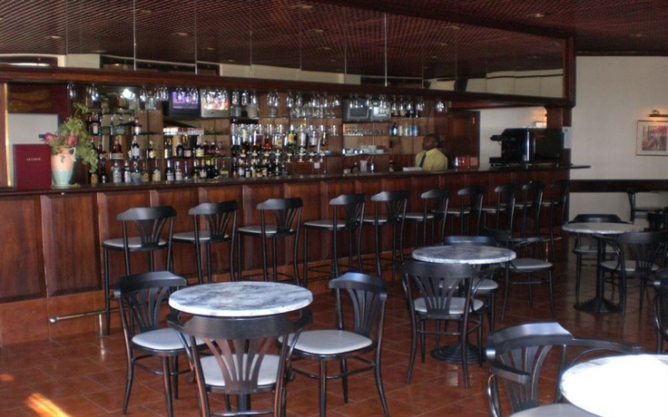 Imagen del bar/restaurante del Hotel Pestana Miramar São Tomé. Foto 3